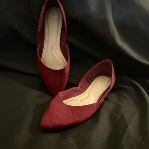 New burgundy Loafers / flats